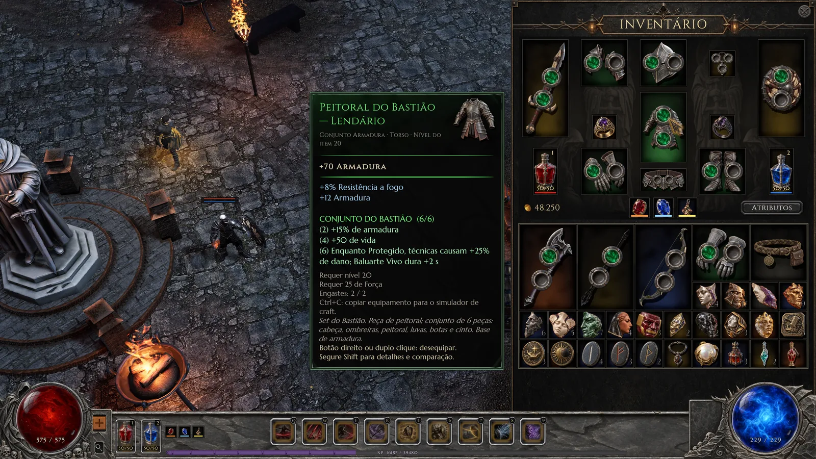 O inventário com o Conjunto do Bastião completo e o tooltip do peitoral com o bônus de 6 peças aceso